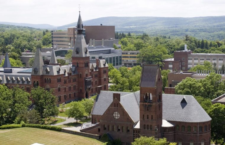 ‘Cayendo como moscas’: Omicron trae un nuevo infierno de COVID a Cornell