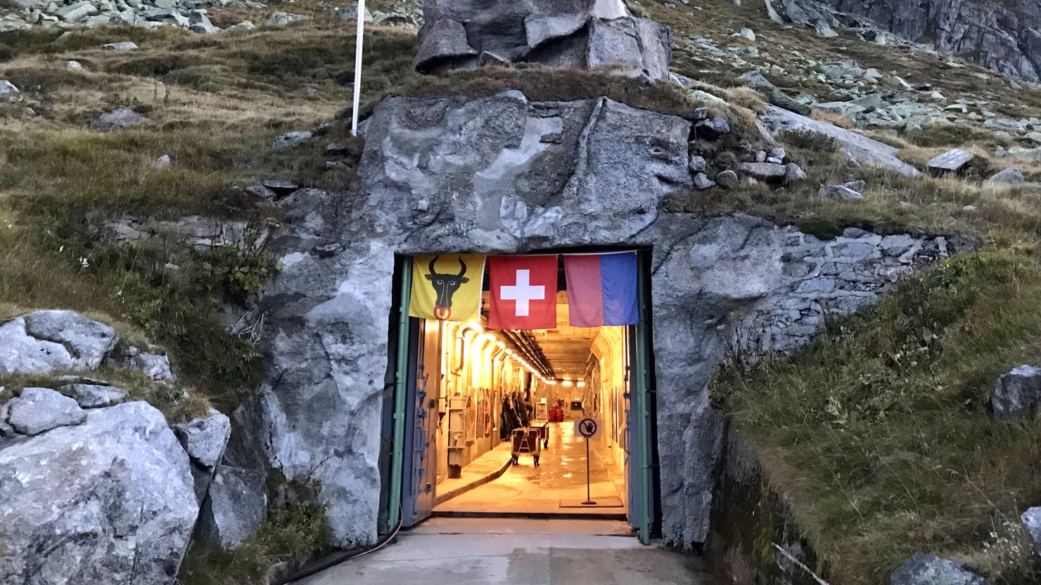 Las fortalezas militares secretas escondidas en los Alpes suizos