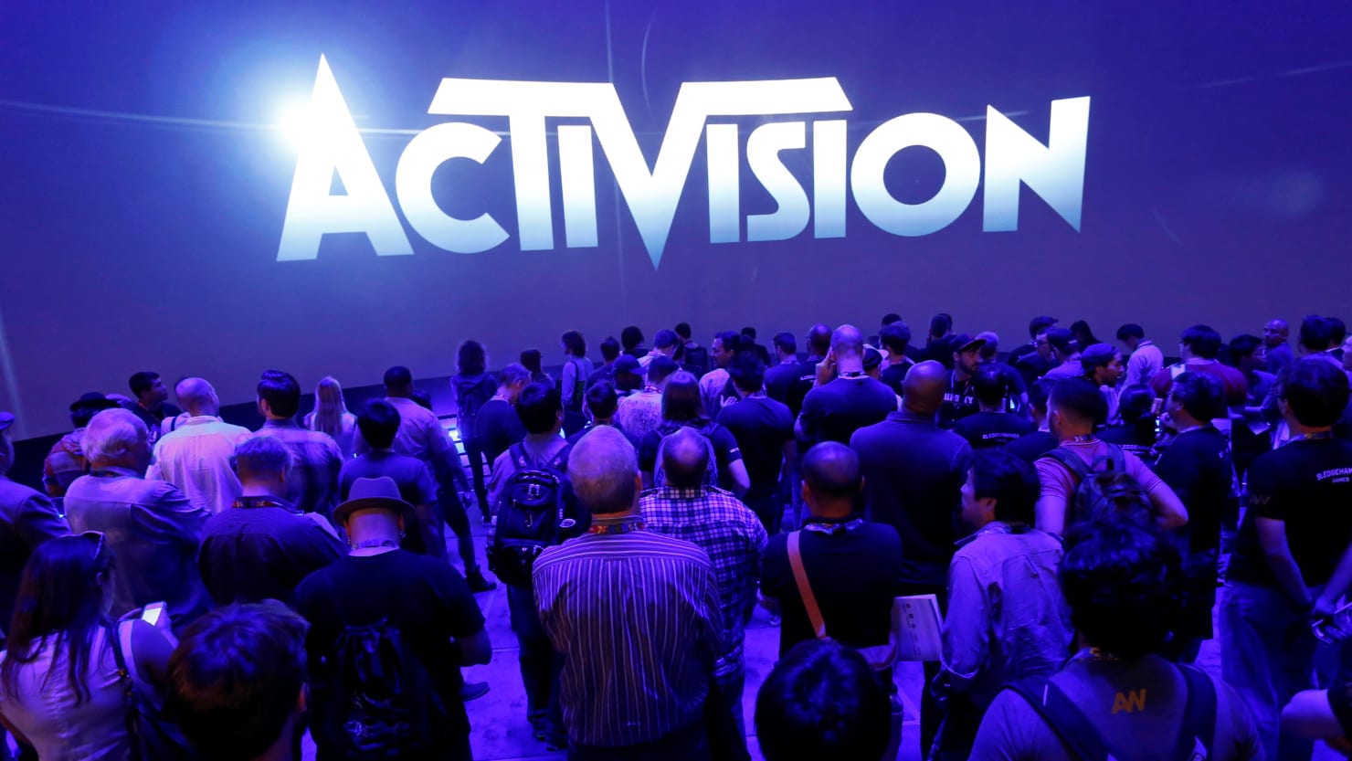 Los empleados se retiran mientras Activision Blizzard respalda al CEO sitiado, una vez más