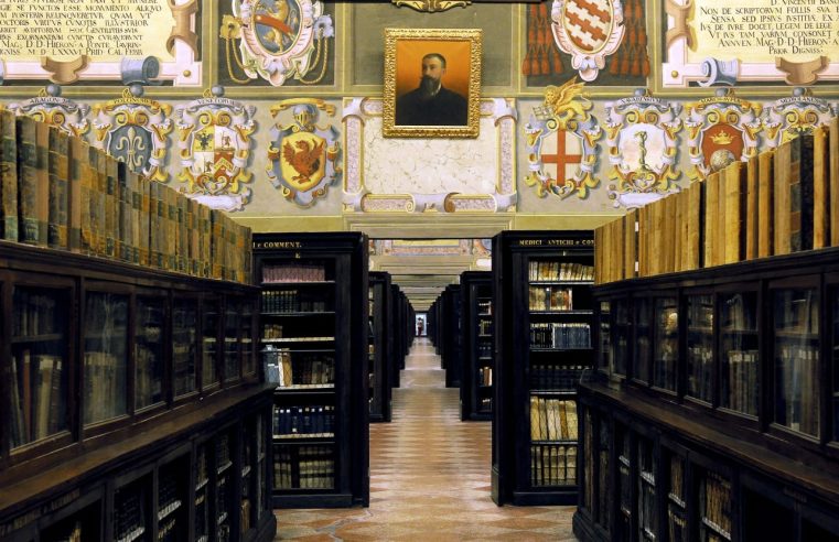 Para entrar en la impresionante biblioteca oculta de Bolonia, necesitará leer un libro