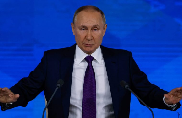 Putin pierde la calma al ser confrontado sobre Ucrania y afirma que de todas formas pertenece a Lenin