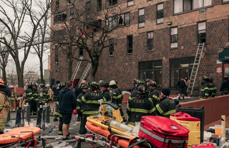 17 personas, incluidos 8 niños, mueren en NYC Horror Inferno