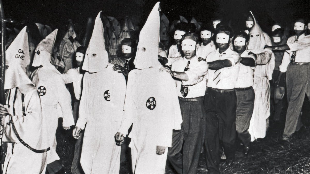 El Klan fue la ‘policía electoral’ original