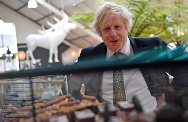 La policía inicia una investigación tras los informes sobre la fiesta de la tarta de cumpleaños de Boris Johnson que rompe el bloqueo