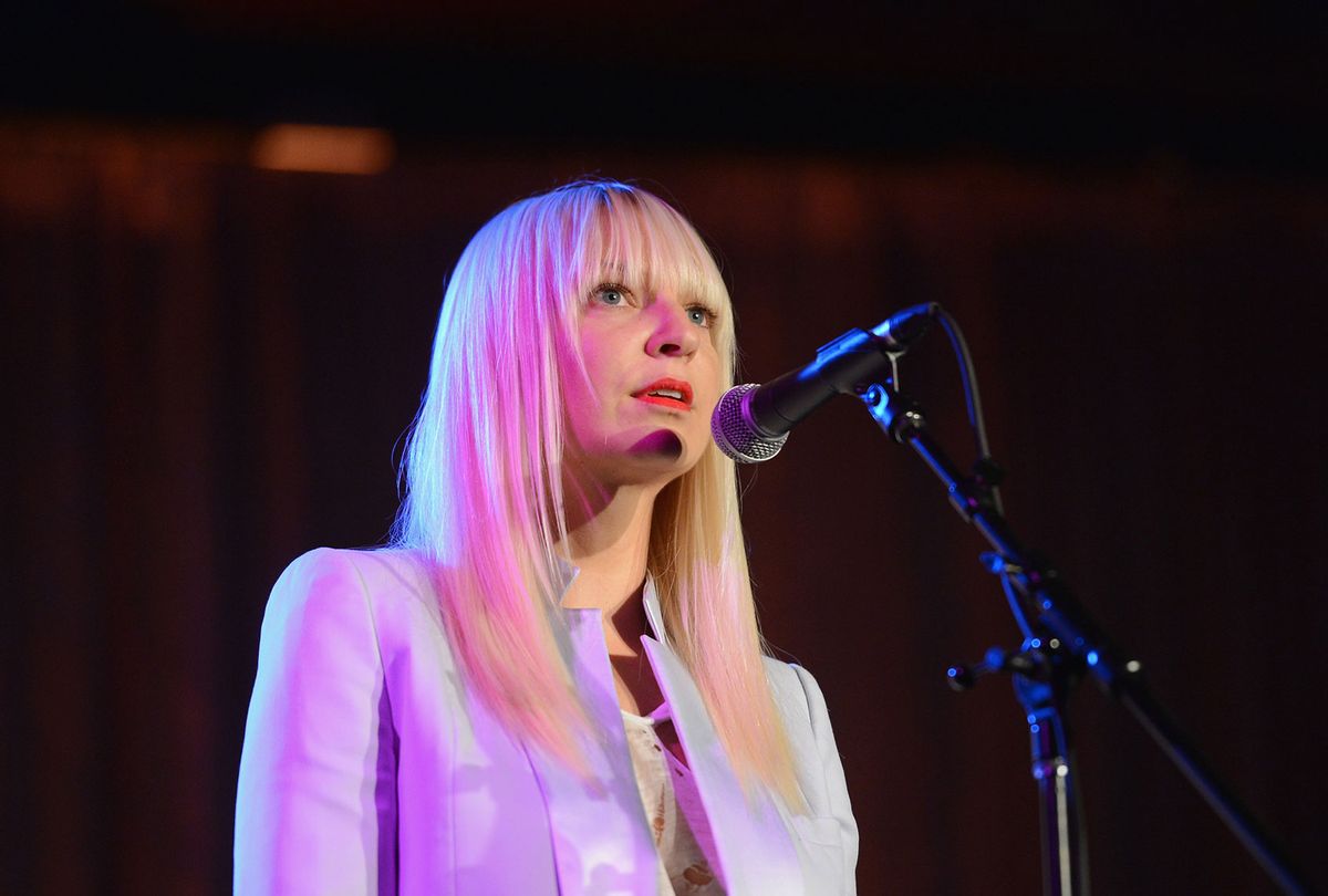 Sia revela que entró en rehabilitación tras las críticas por su ópera prima “Music”
