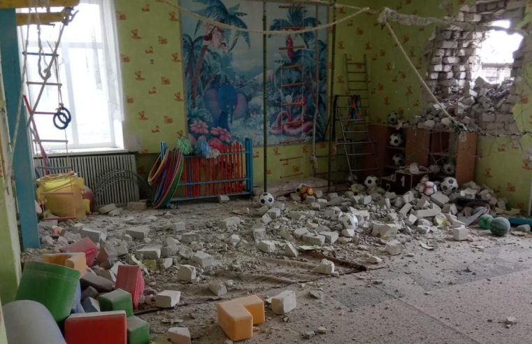 Fuerzas prorrusas bombardean jardín de infantes ucraniano lleno de niños