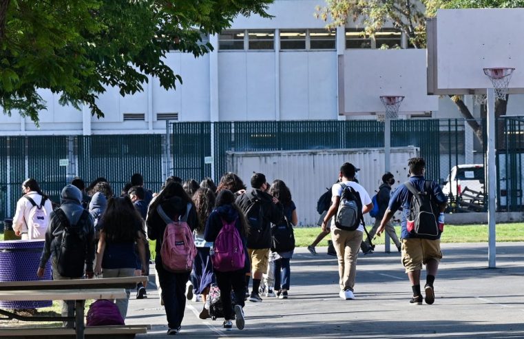 Escuela secundaria de California en caos por reclamos Los funcionarios ignoraron múltiples agresiones sexuales