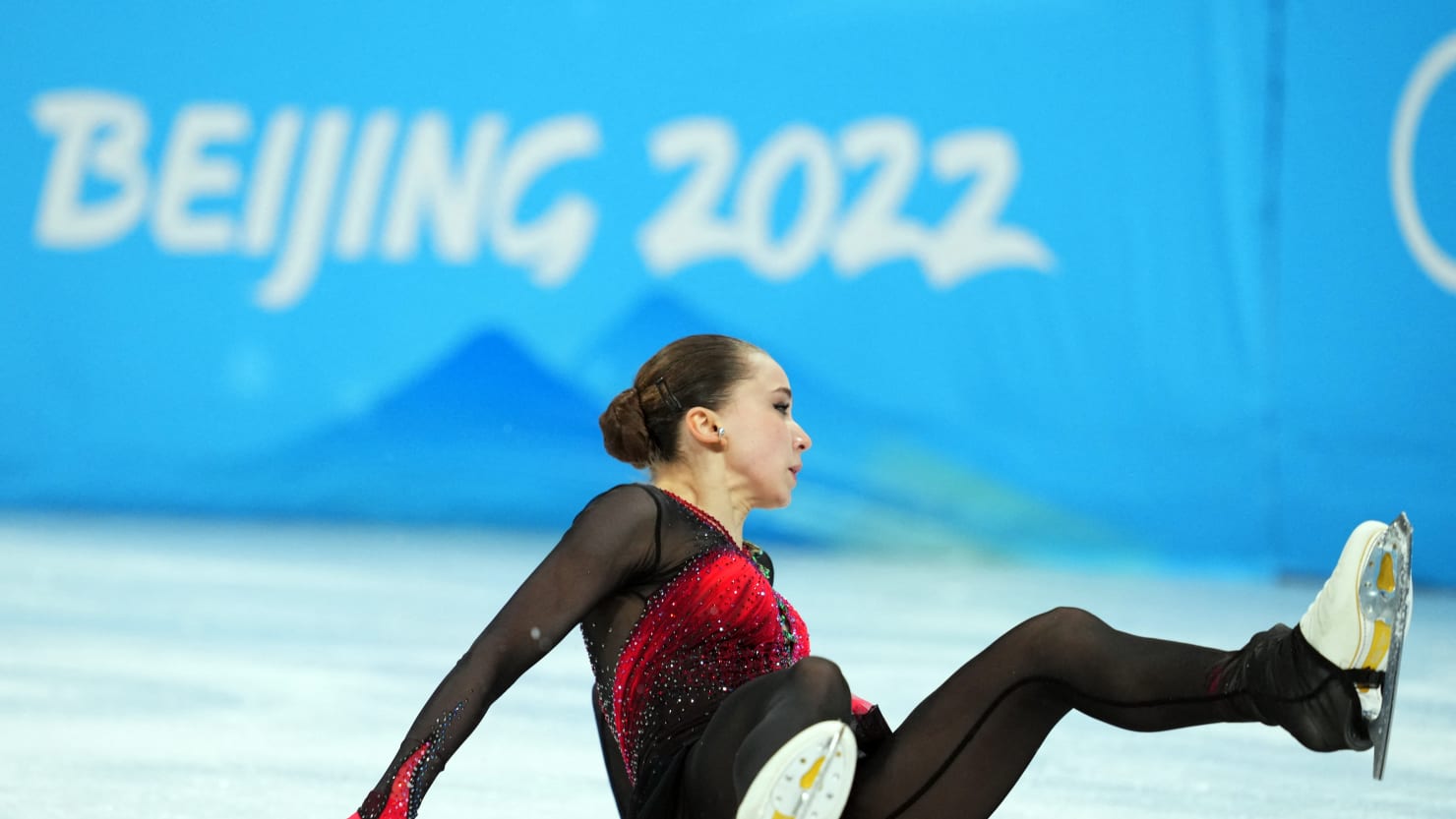 La patinadora Kamila Valieva, que no pasó el control antidopaje, se queda sin medallas en los Juegos Olímpicos de Pekín