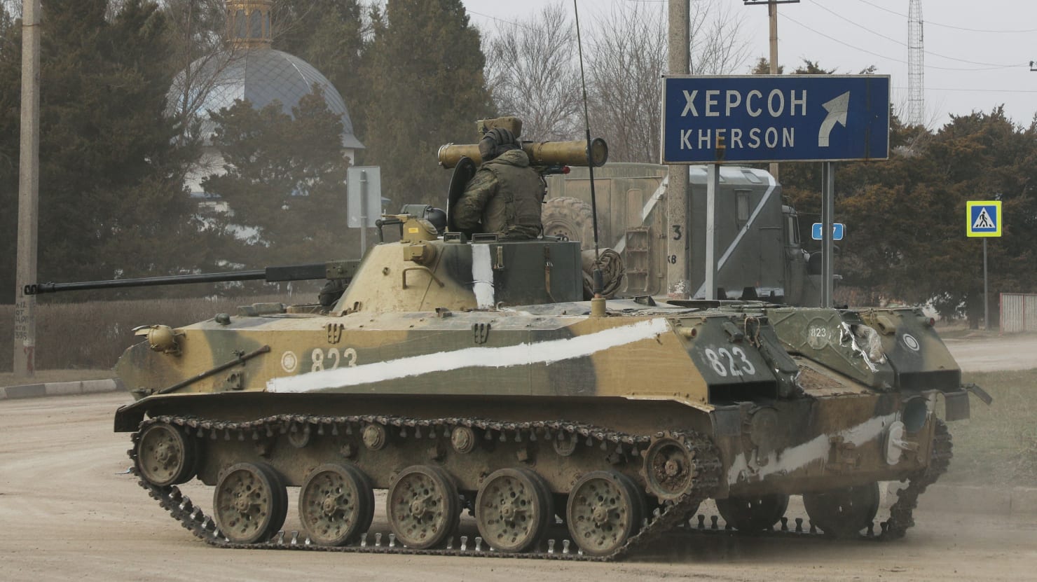 Putin envió tropas disfrazadas con símbolos blancos de monitores de paz y uniformes ucranianos, dice Kyiv