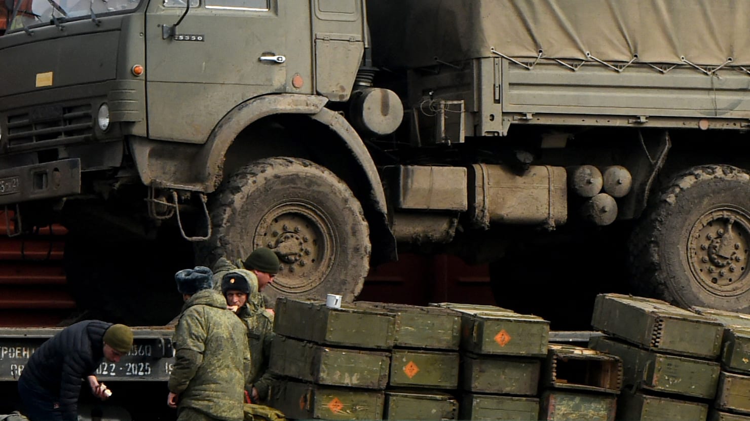 Rusia utilizó palizas y trucos para enviar por la fuerza tropas novatas a Ucrania, según un grupo de derechos