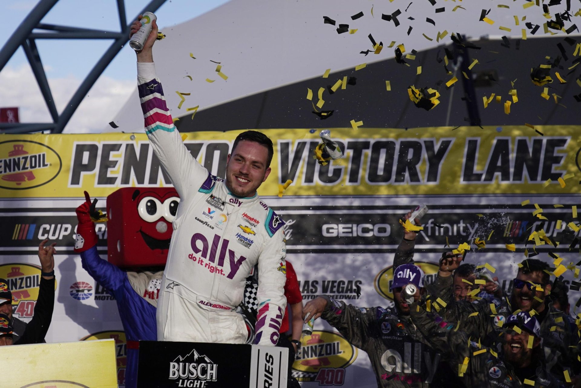 Bowman supera a Larson en tiempo extra en la carrera de la Copa NASCAR en Las Vegas