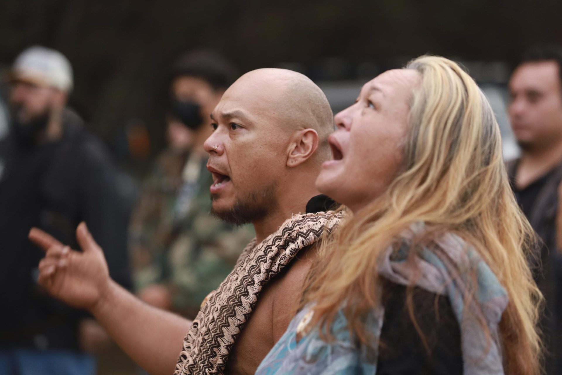 El combustible en el agua profundiza la desconfianza de los nativos hawaianos hacia el ejército