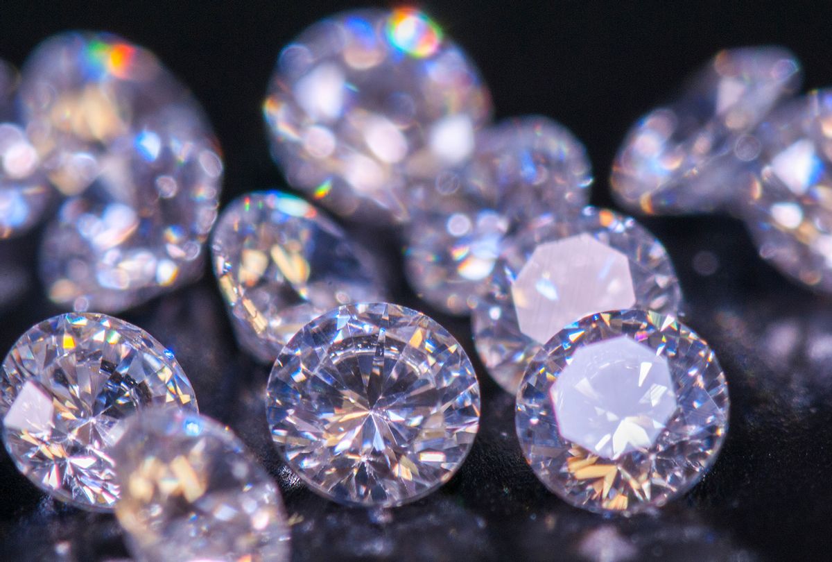 El “estafador de Tinder” Shimon Hayut es demandado por un magnate de los diamantes por utilizar el nombre de la familia para embaucar a las mujeres