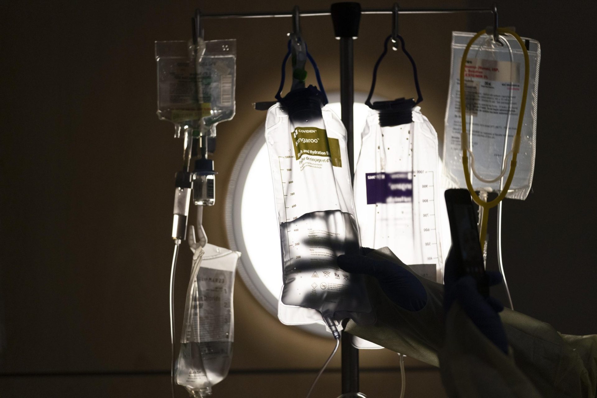 El fin de la pandemia de COVID puede traer turbulencias para la atención médica de EE. UU.