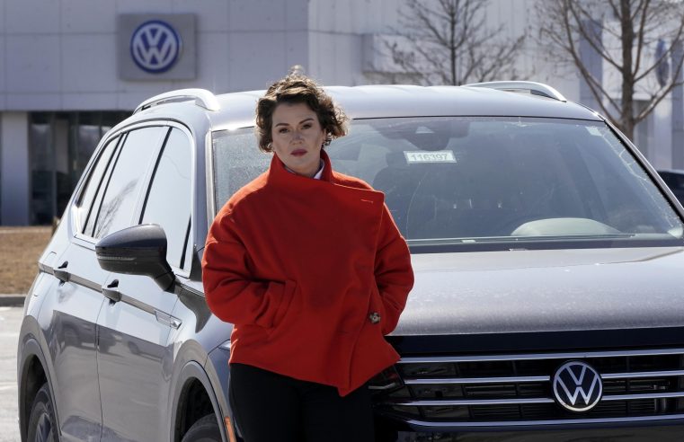 El frenado repentino en 2 modelos VW SUV atrae el escrutinio regulatorio