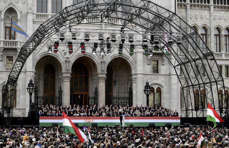 La guerra en Ucrania es el centro del escenario en los mítines electorales de Hungría