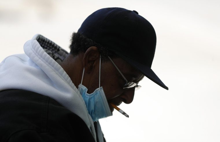 La tasa de tabaquismo en adultos de EE.UU. disminuyó durante el primer año de la pandemia