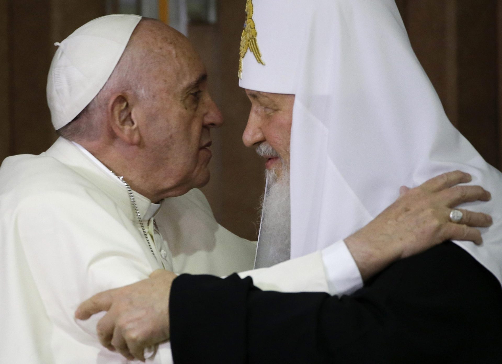 Las iglesias locales evitan la postura moderada del Vaticano sobre Rusia