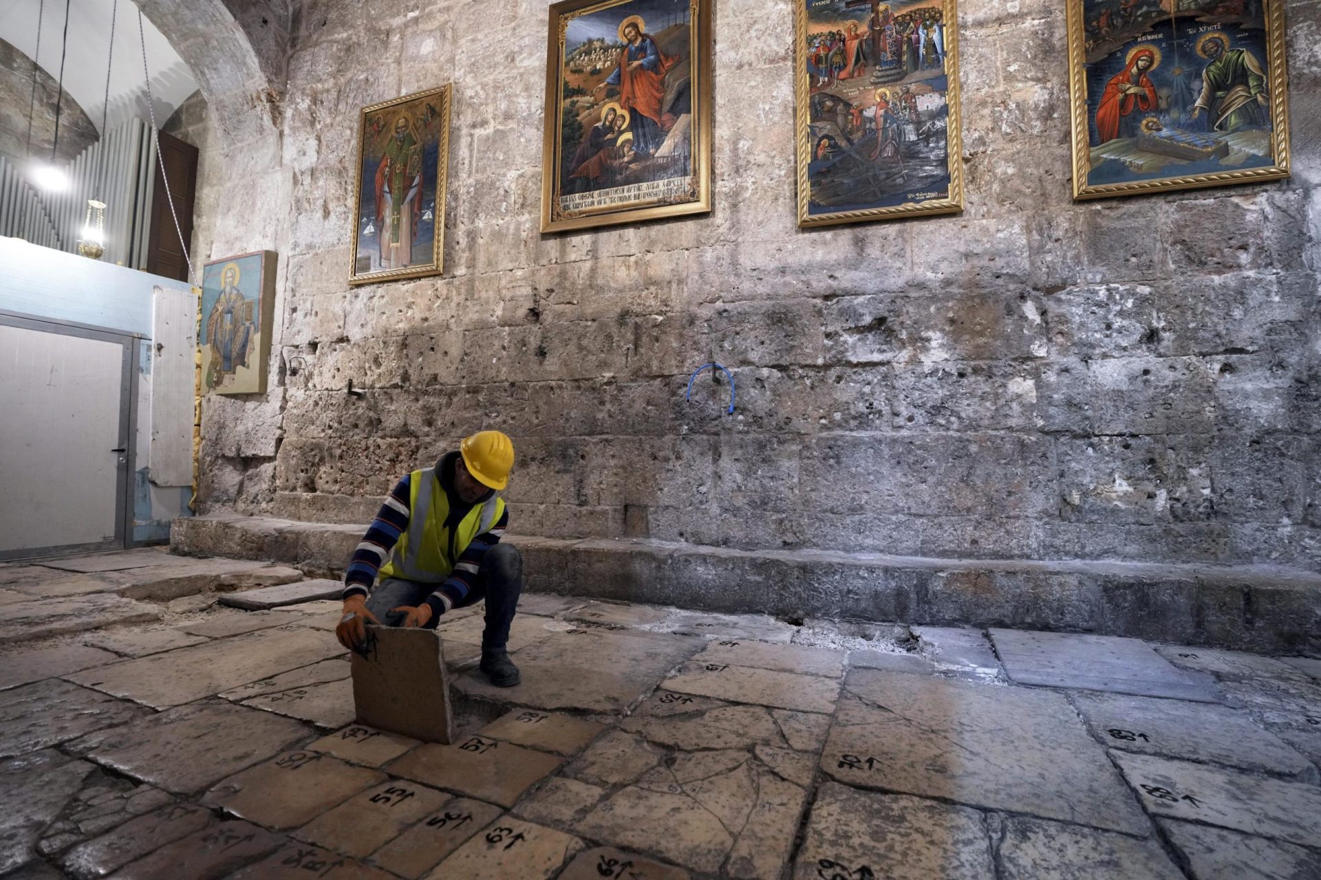 Los cristianos encuentran unidad en la restauración de la iglesia más sagrada de Jerusalén