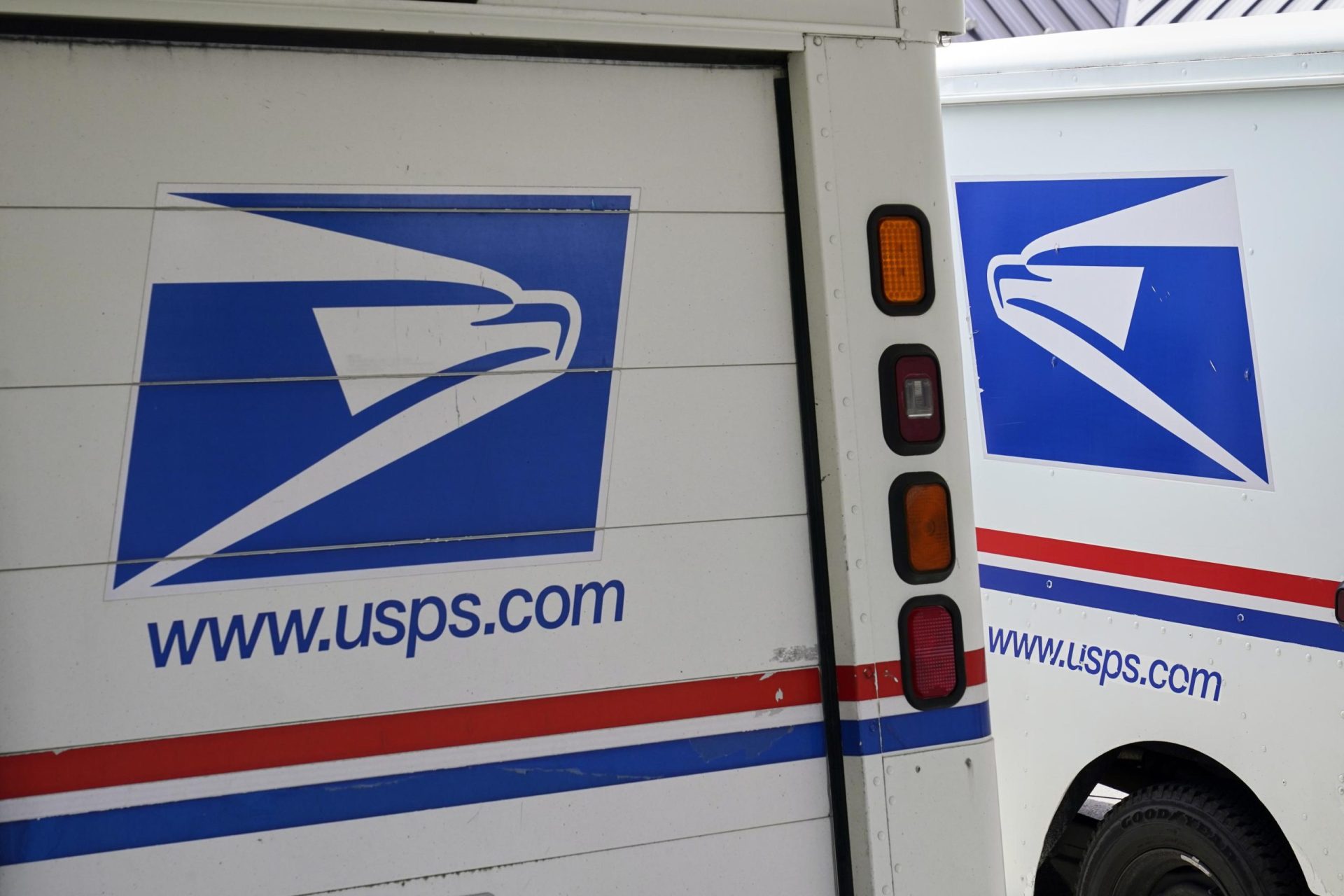 Los demócratas de la Cámara de Representantes buscan investigar el plan de USPS para una nueva flota de camiones de correo