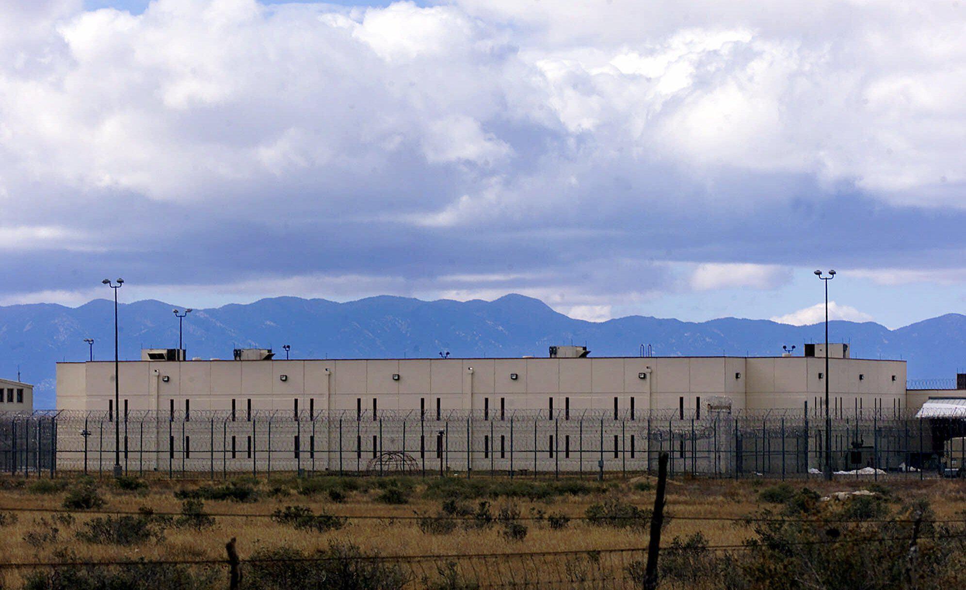 Un informe revela condiciones inseguras en la cárcel de migrantes de Nuevo México