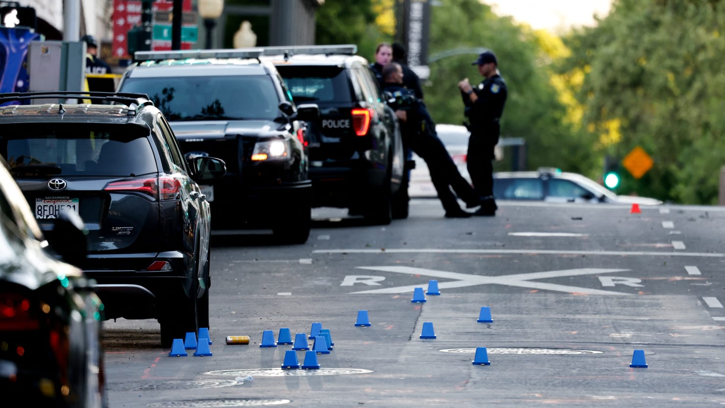 MASACRE: Al menos 2 tiradores matan a seis, hieren a más en Sacramento