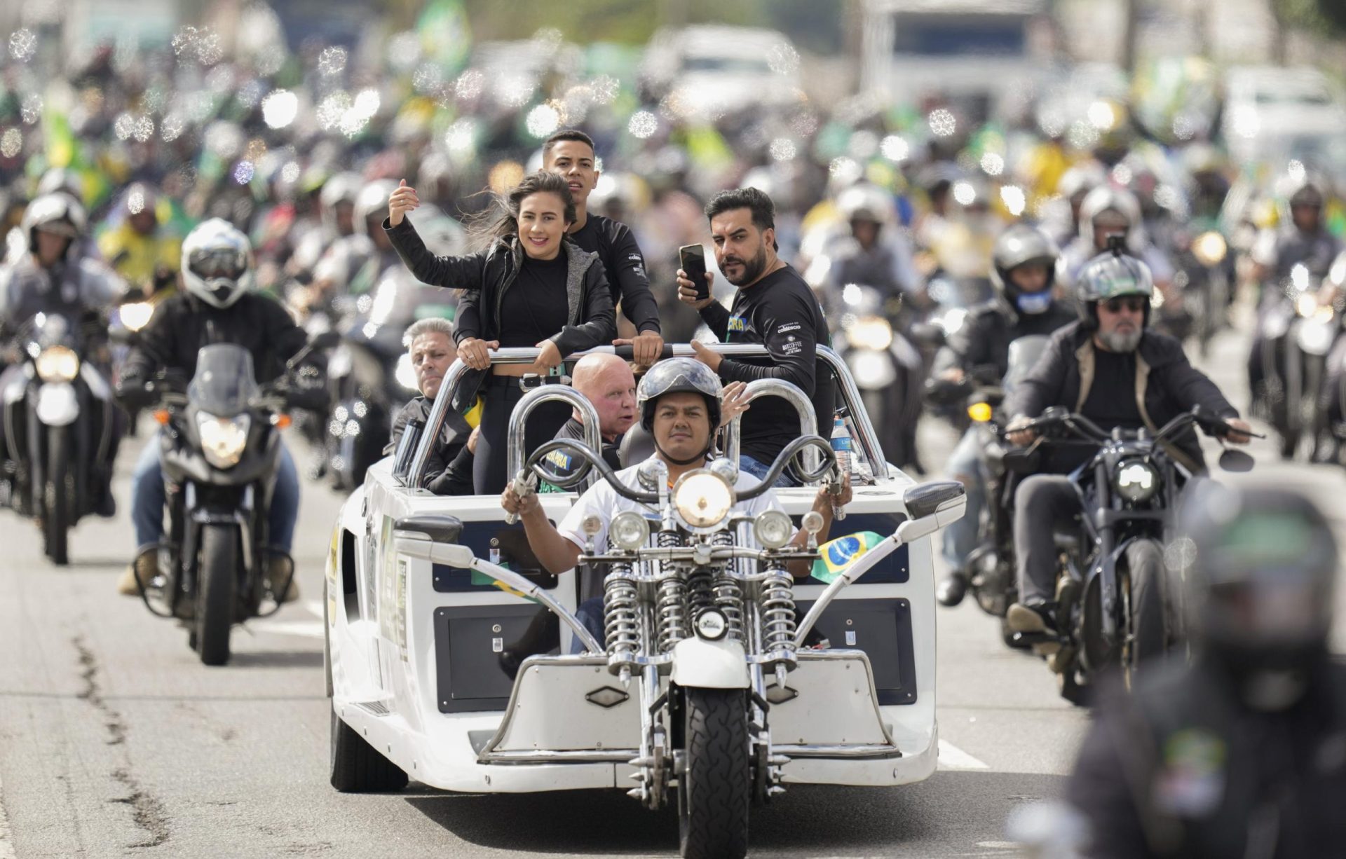 Bolsonaro busca reavivar su apoyo con una concentración de motos