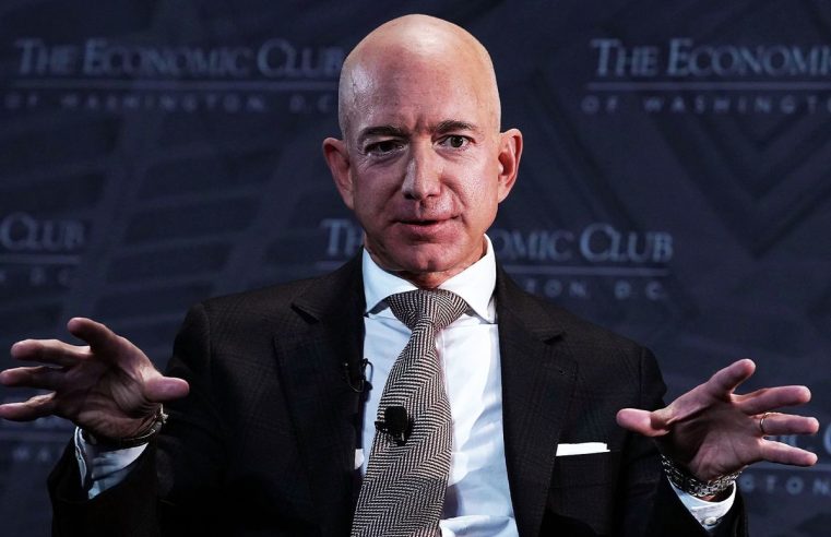 Cómo los trabajadores de Amazon convirtieron las reuniones de “audiencia cautiva” antisindicales en contra del gigante corporativo