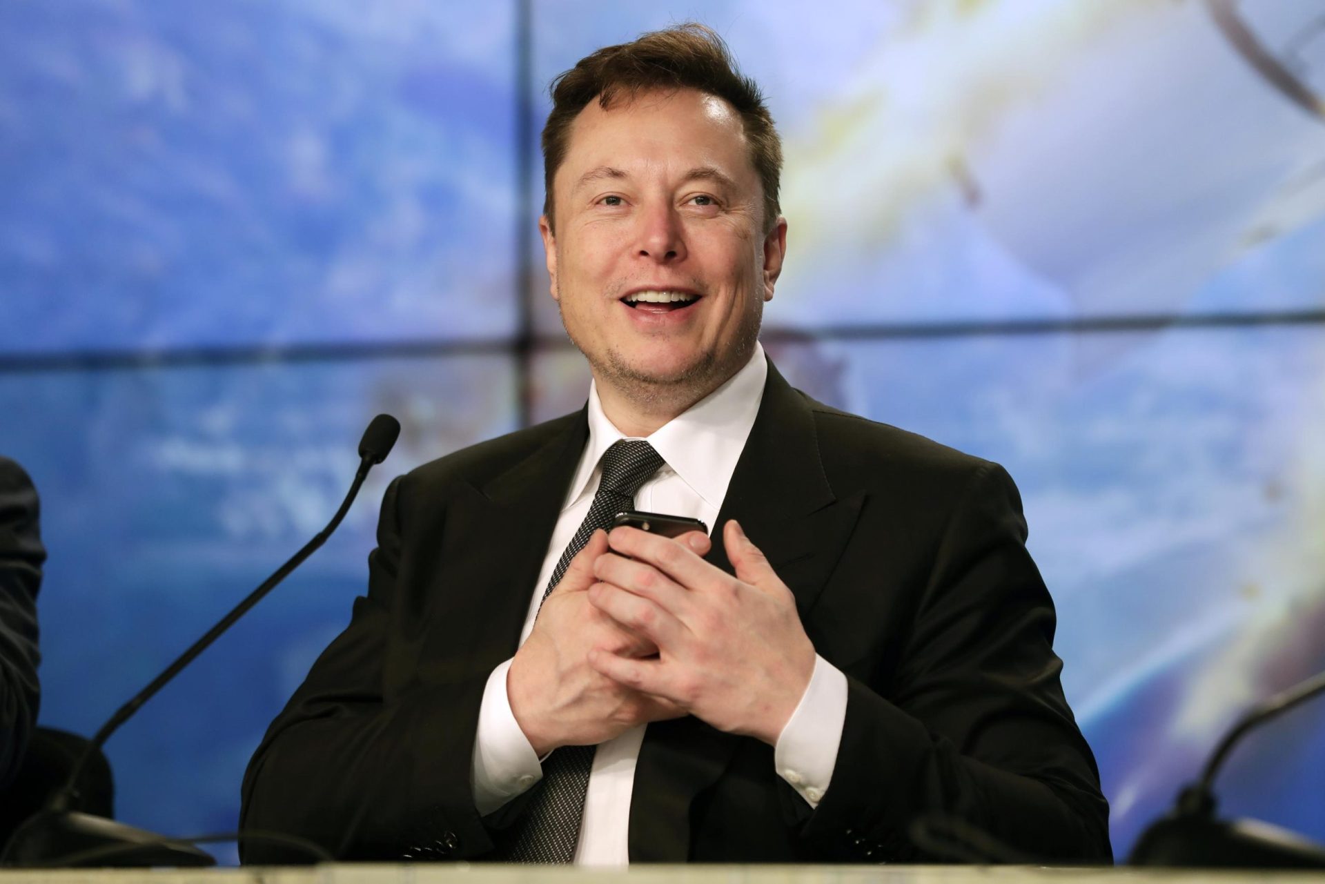 Acusan a Elon Musk de incumplir la ley al comprar acciones de Twitter