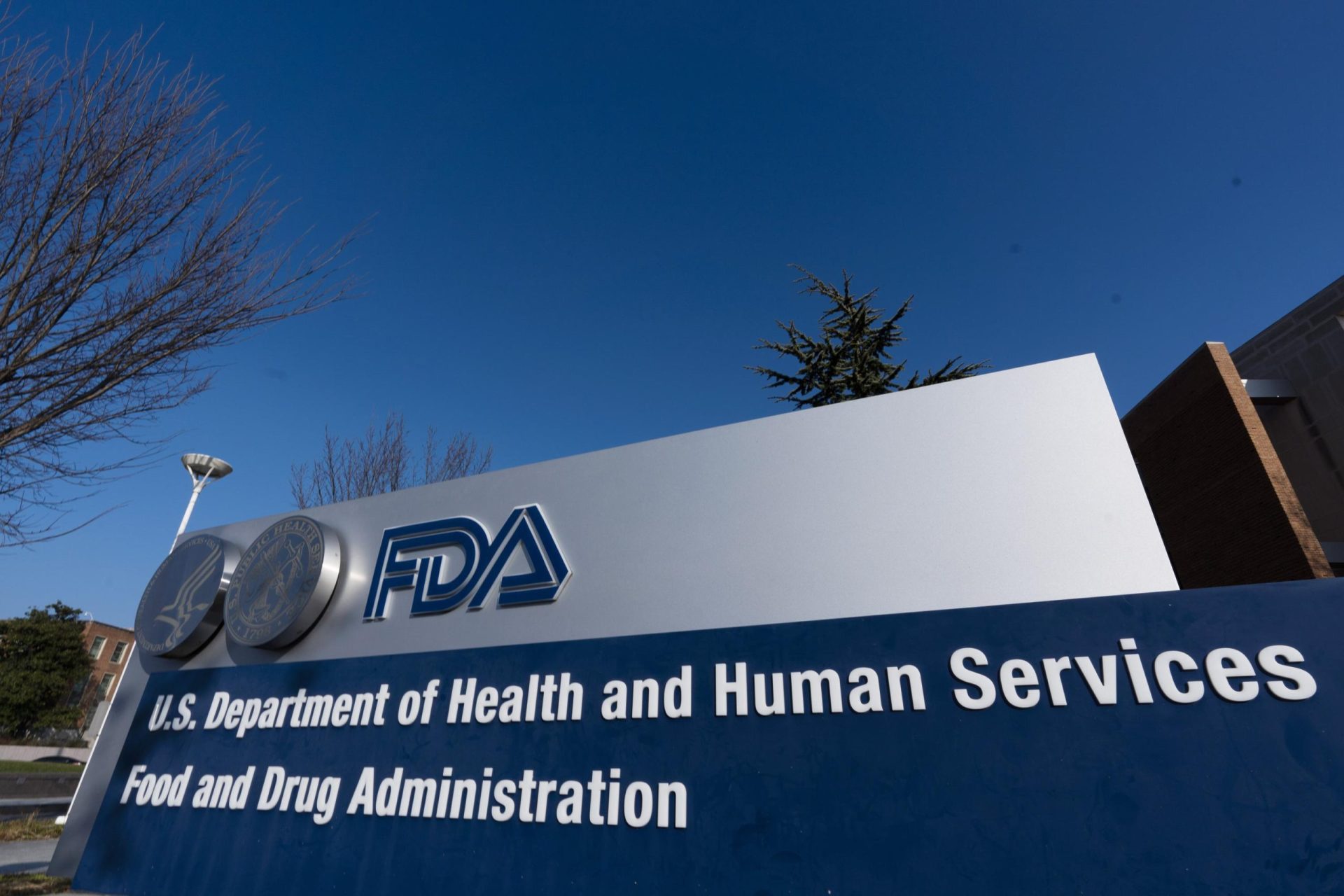El panel de la FDA se opone por poco a un fármaco experimental para la ELA