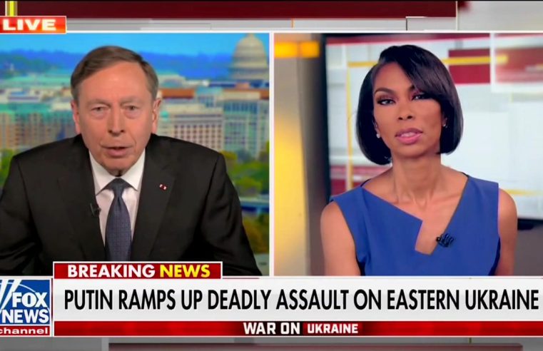 El presentador de Fox News intenta y falla en incitar a Petraeus a criticar a Biden en Rusia