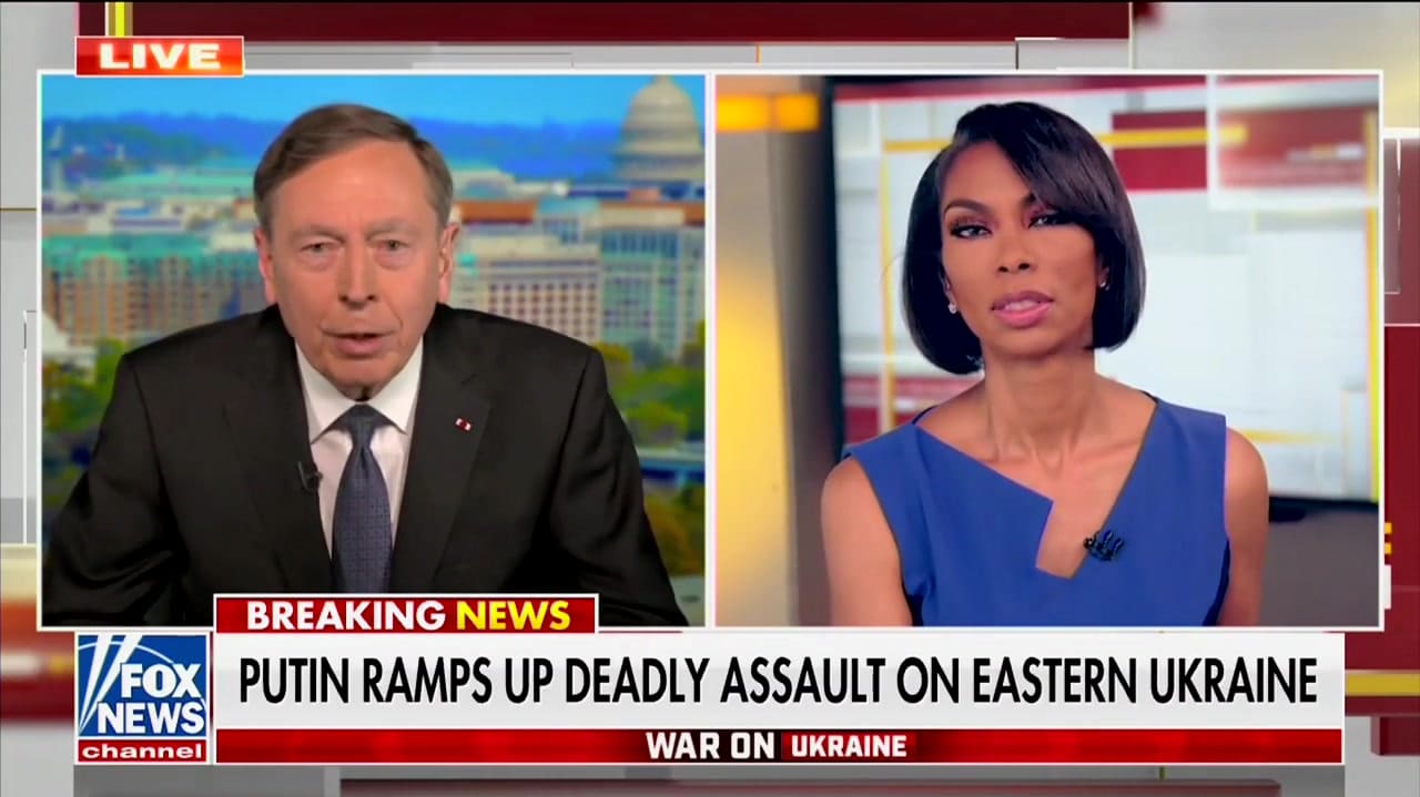 El presentador de Fox News intenta y falla en incitar a Petraeus a criticar a Biden en Rusia