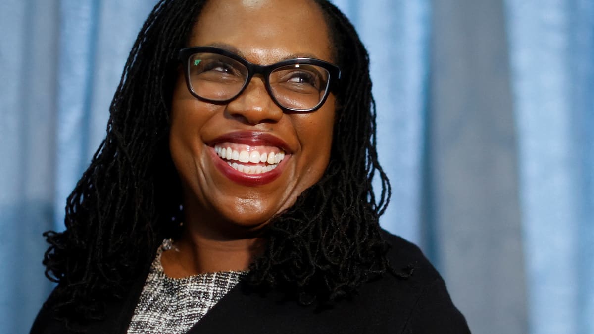 Ketanji Brown Jackson confirmada, hace historia como la primera mujer negra en la Corte Suprema