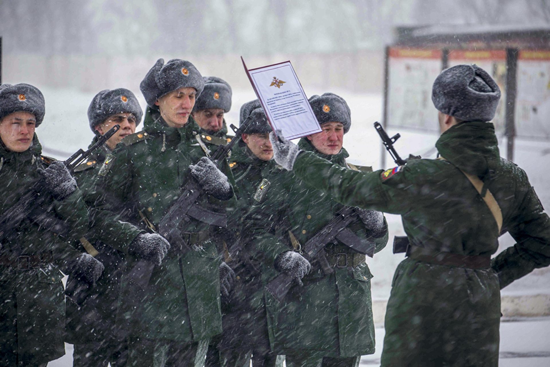 La guerra en Ucrania alimenta los temores entre los jóvenes rusos en edad militar