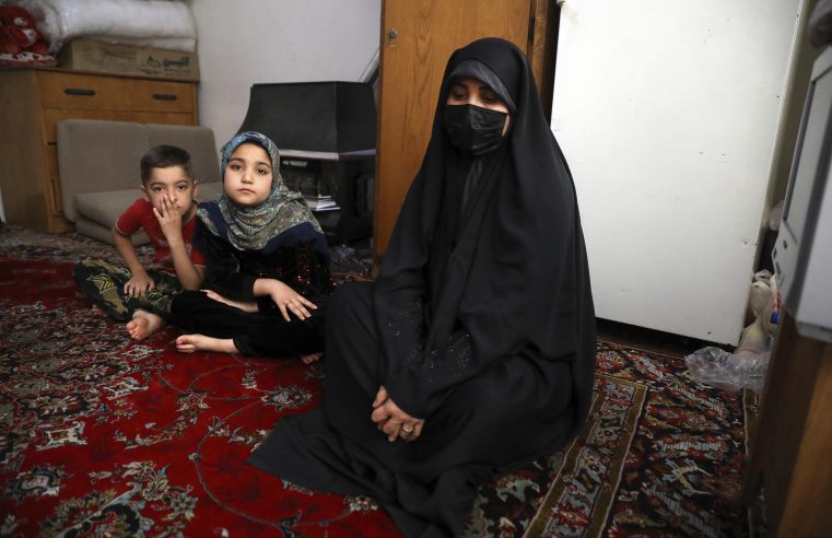 A medida que aumentan las tensiones entre Irán y los talibanes, los migrantes afganos en el yesquero