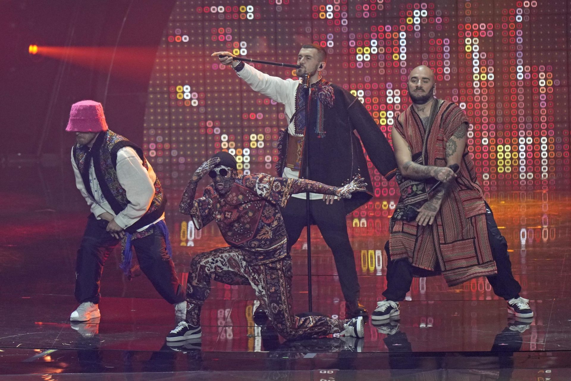 Gana Eurovisión en mano, banda ucraniana lanza nuevo video de guerra