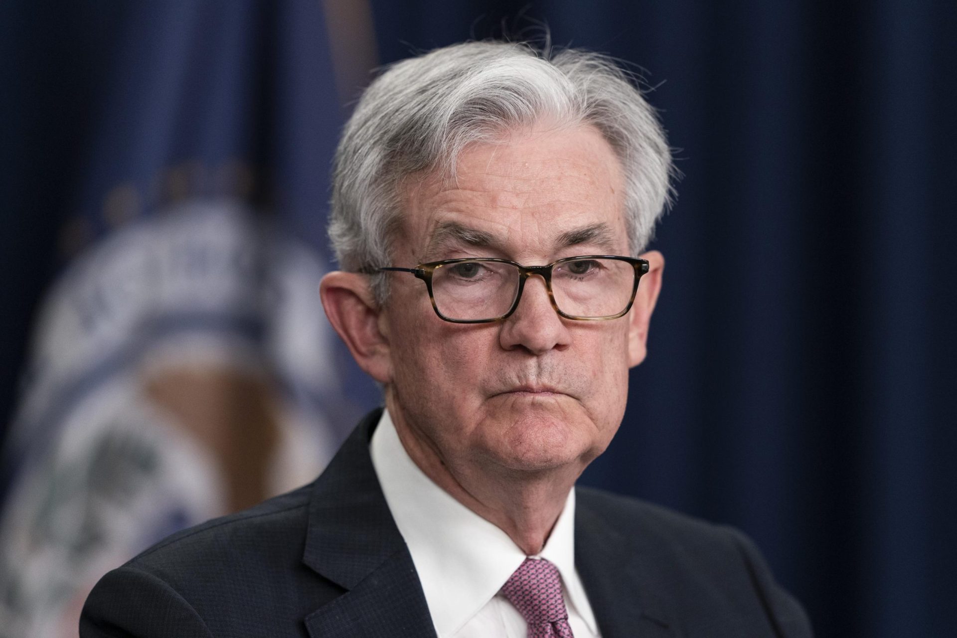 La Fed sube la tasa de referencia en medio punto en un intento por controlar la inflación