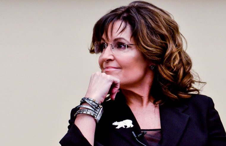 Sarah Palin escribió el libro de jugadas de Marjorie Taylor Greene pero en el GOP de hoy es una “reliquia del pasado”