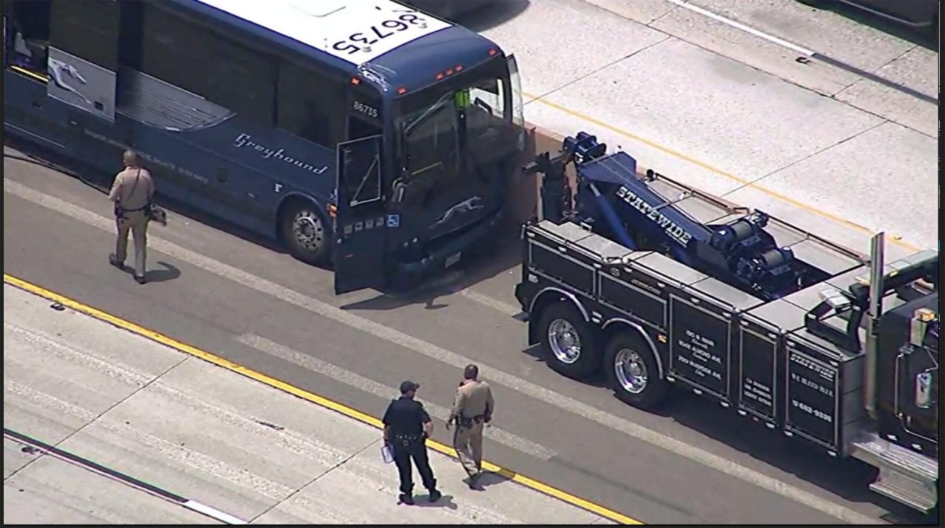 13 heridos cuando el autobús de Greyhound revienta un neumático en la carretera de California