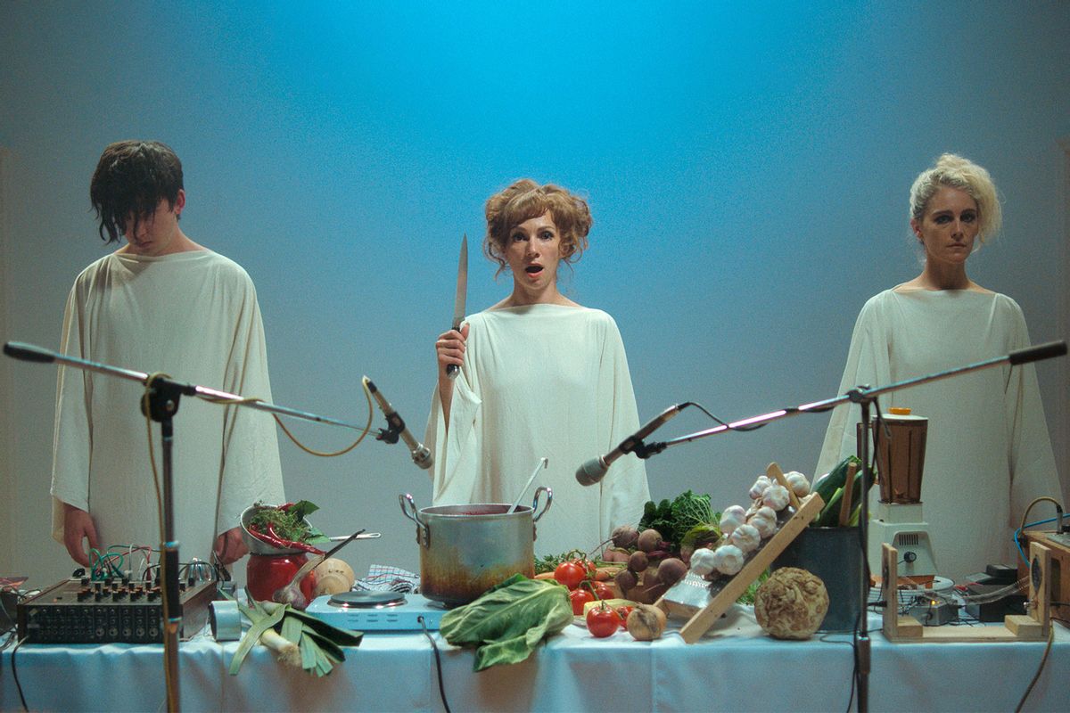 “Flux Gourmet” es una aventura absurda en pretenciosa performance artística hecha a partir de sonidos de comida