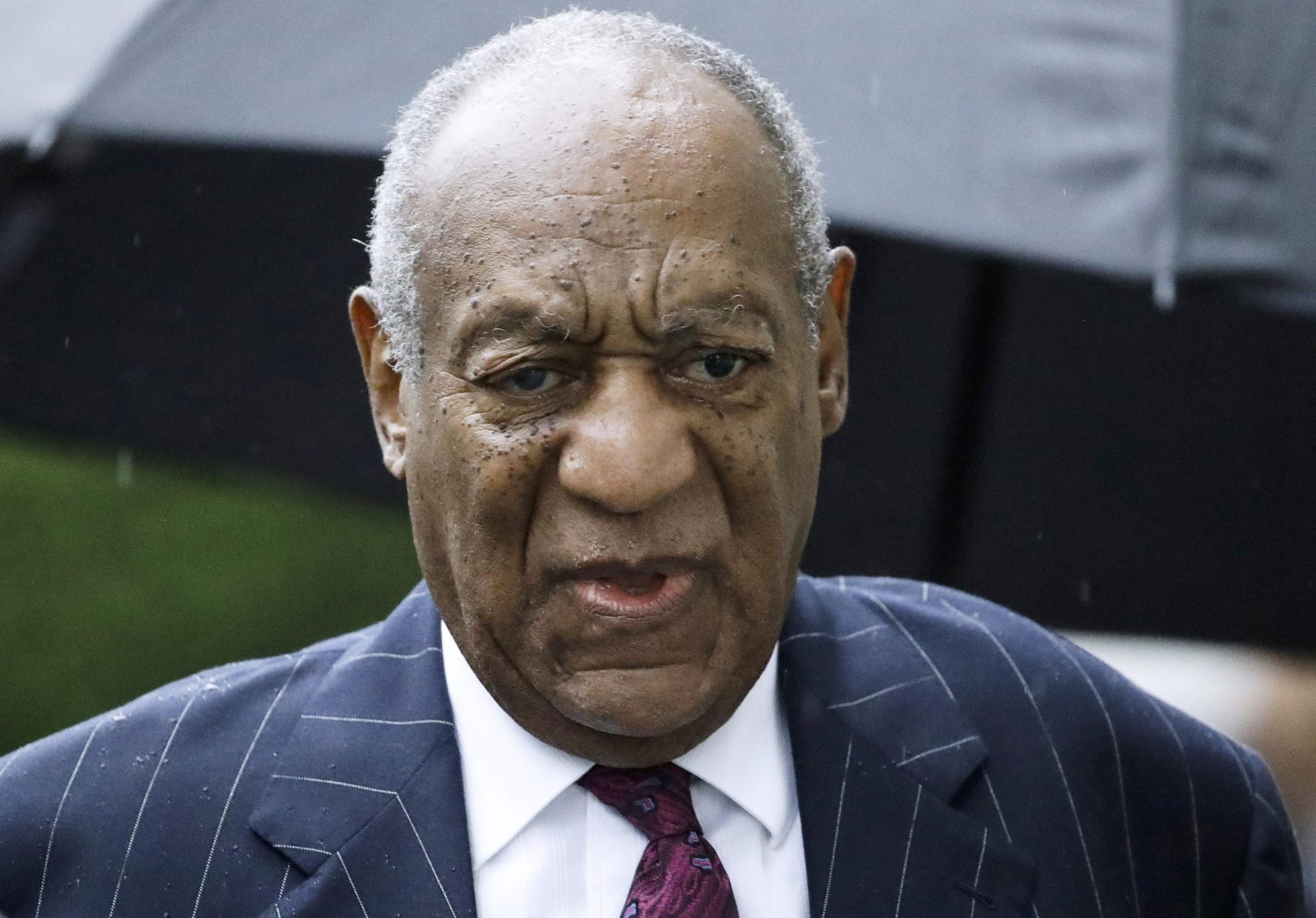 El abogado de Cosby insta a los miembros del jurado a considerar solo las pruebas del juicio