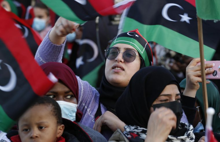 Dividida de nuevo, Libia retrocede hacia la violencia y el caos