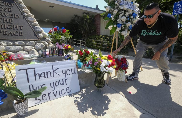 Los policías californianos asesinados son recordados por su valentía