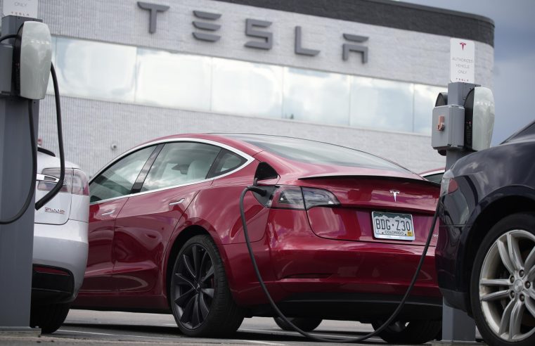 Teslas con piloto automático un paso más cerca del retiro después de accidentes