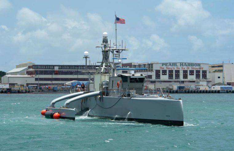 Armada acelera drones acuáticos para cerrar brecha con China