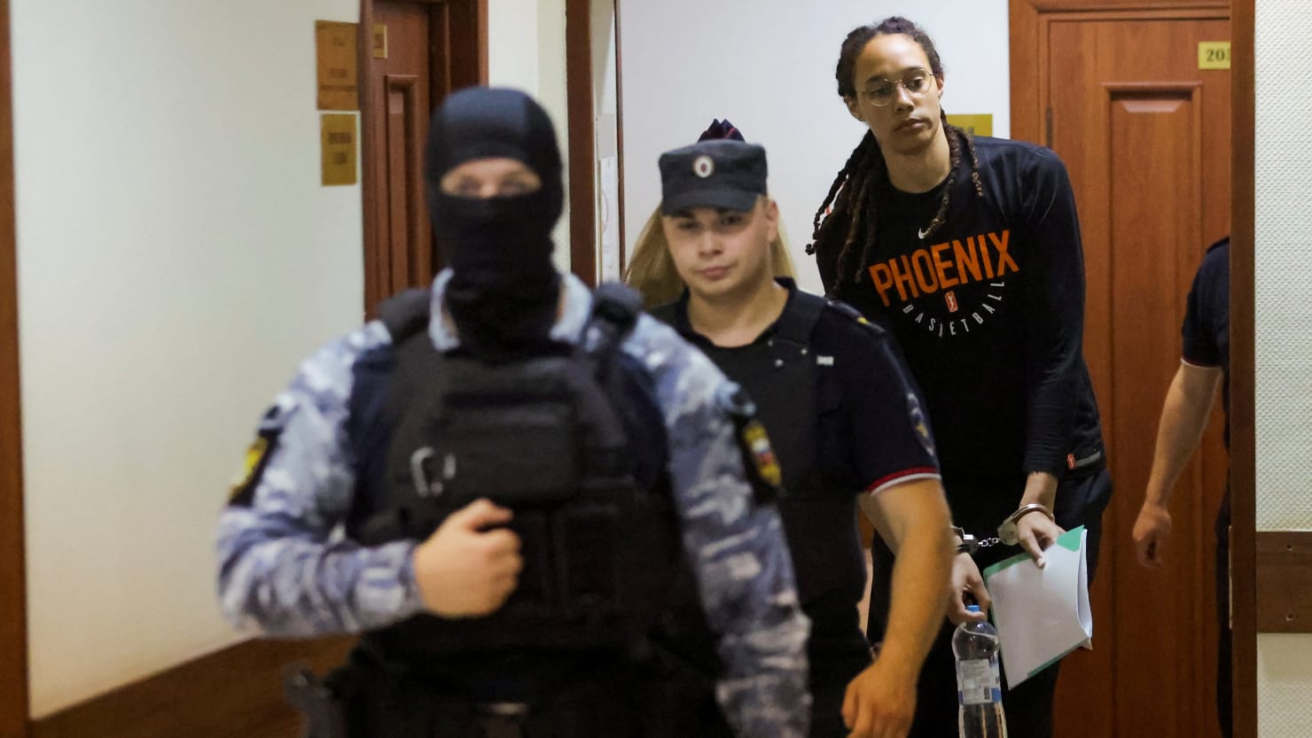 Brittney Griner declara ante el tribunal ruso sobre su caótico interrogatorio