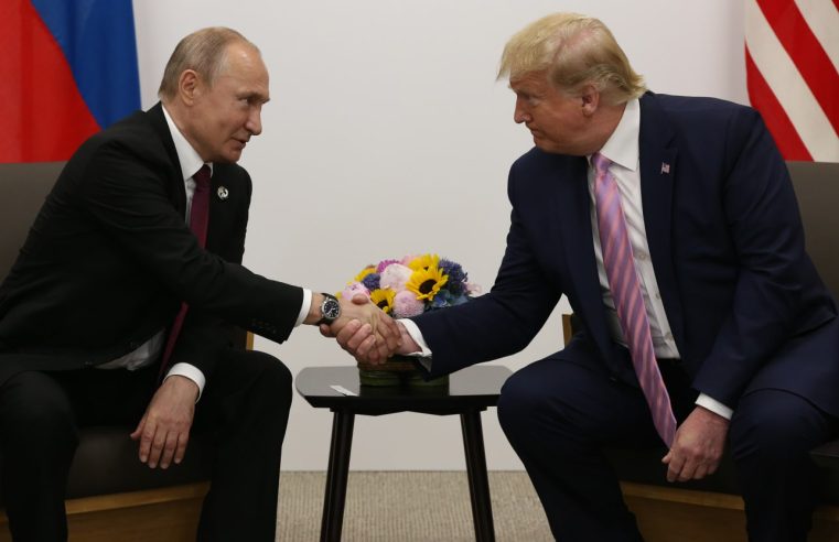 El festival de amor de Putin World’s con ‘Beaut’ Trump se vuelve más vergonzoso que nunca