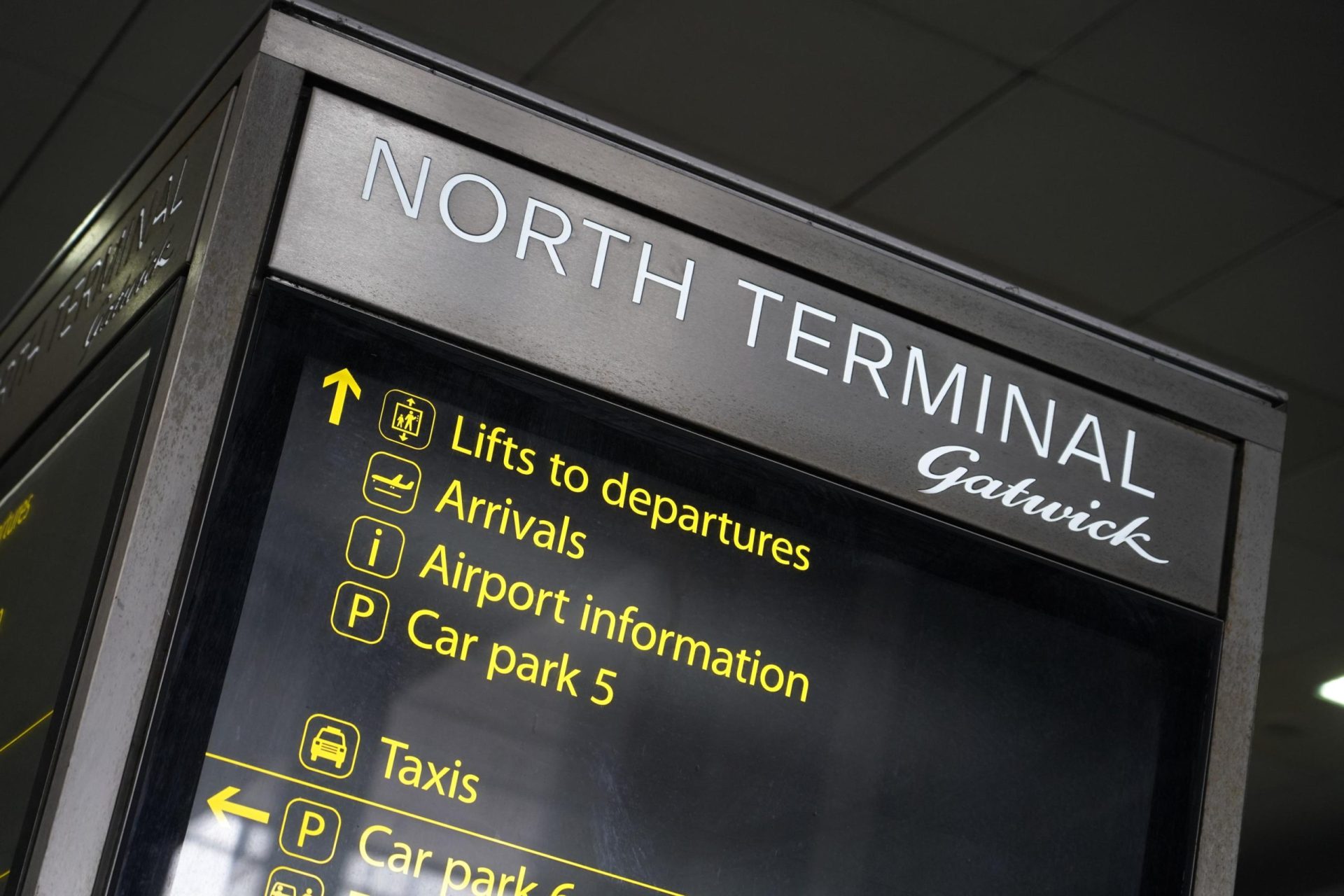 Gatwick, en el Reino Unido, reduce los vuelos de verano mientras los aeropuertos tienen problemas