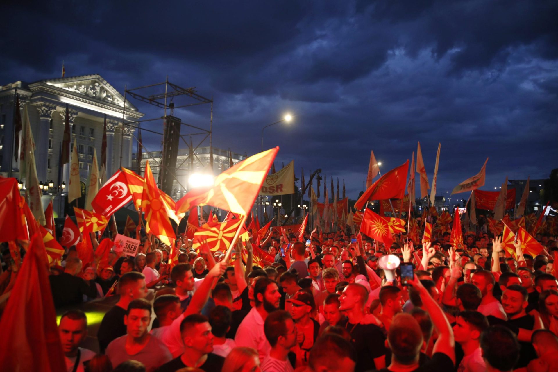 La oposición exige elecciones anticipadas en Macedonia del Norte