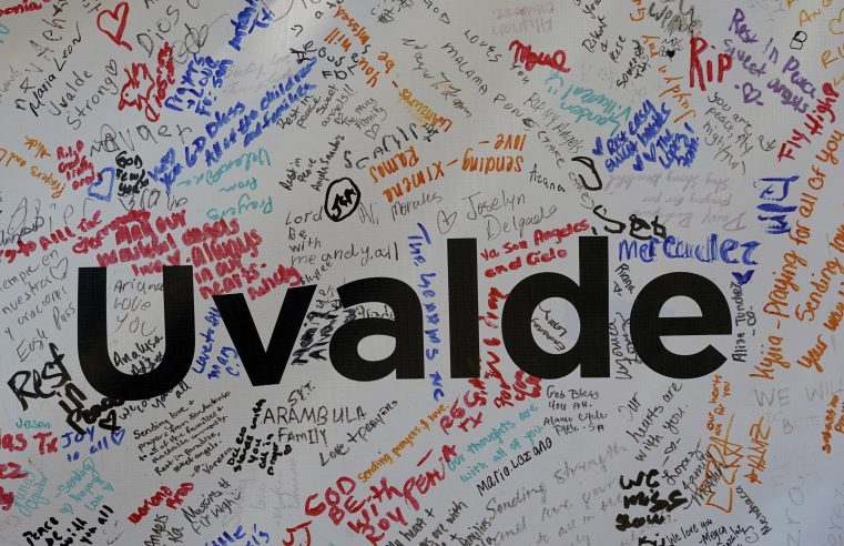 Las familias de Uvalde necesitan ayuda;  las donaciones tardan meses en entregarse